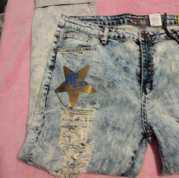 New!!! VIP Distressed Blue Acid Wash Size 17/18 Ankle Cropped Jeans - Picture 6 of 6